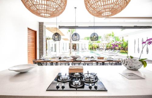 Berawa Villa | Opulent 6 Br In Canggu, 400m To Finns Beach Haven