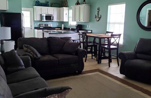 Orange Beach Villa | Orange Beach Villas 1 mile from the Wharf