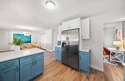 Palma Sola House | Orange Blossom~6mi to beach~Htd Pool+Hot Tub~Gameroom~Gym~Fire Pit~Playground
