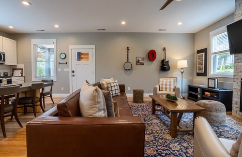 Asheville Villa | Orange Blossom | Asheville Villa with Hot Tub