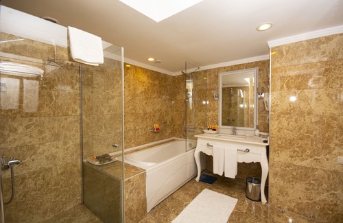 Kemer Resort | Orange County Kemer