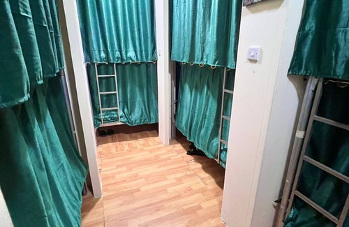 Deira House | Orange Home Vacation