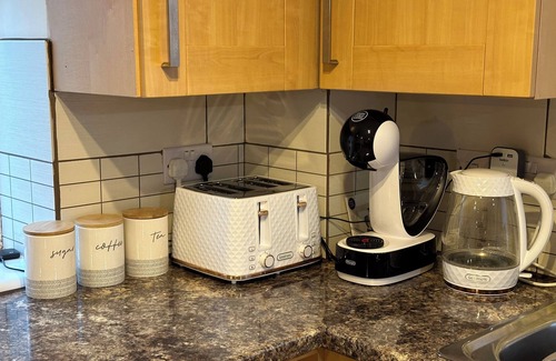 Stroud Apartment | Orange Lilly in Stroud by Golden Valley