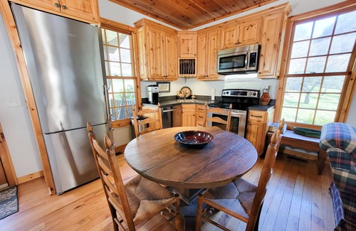 Lansing Cottage | Orchard Cottage @ Old Orchard Creek Farm - Hiking, Views, Family Friendly