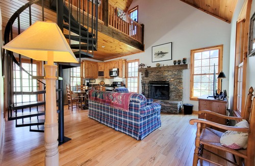 Lansing Cottage | Orchard Cottage @ Old Orchard Creek Farm - Hiking, Views, Family Friendly
