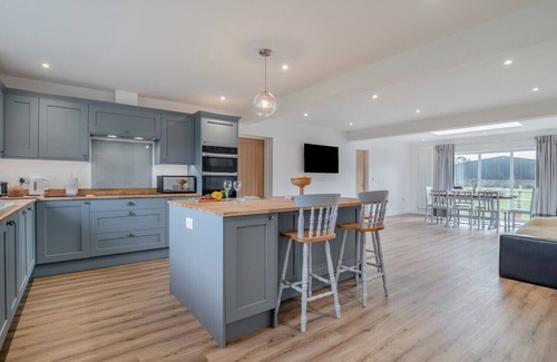 West Compton House | Orchard End - Three Bedroom House, Sleeps 7
