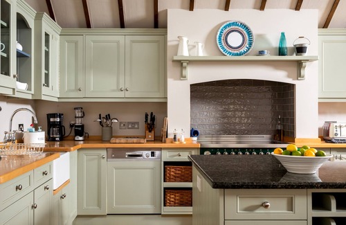 Upper Oddington Cottage | ORCHARD HOUSE, pet friendly, with open fire in Stow-On-The-Wold