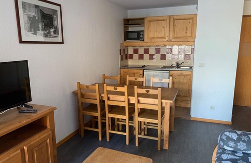 Orcieres-Merlette Apartment | Orcières Merlette: Cozy 3 Room Apartment, Sleeps 6, Close to Pistes & Shops, Free WiFi