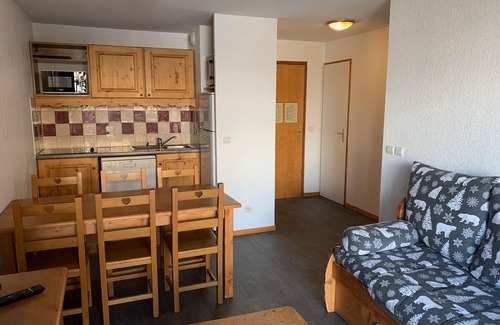 Orcieres-Merlette Apartment | Orcières Merlette: Cozy 3 Room Apartment, Sleeps 6, Close to Pistes & Shops, Free WiFi