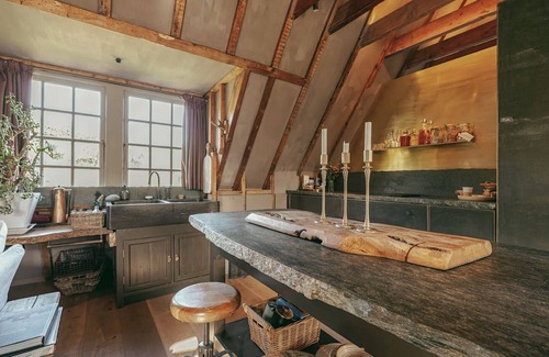 Old Town Apartment | Ord’s Loft - Royal Mile Historic Luxury Apartment