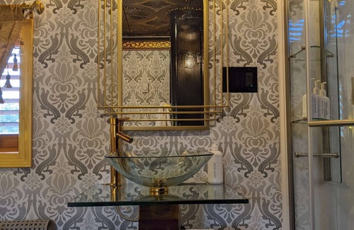 Sequim Hotel | Orient Express at Olympic Railway Inn - Pet Friendly
