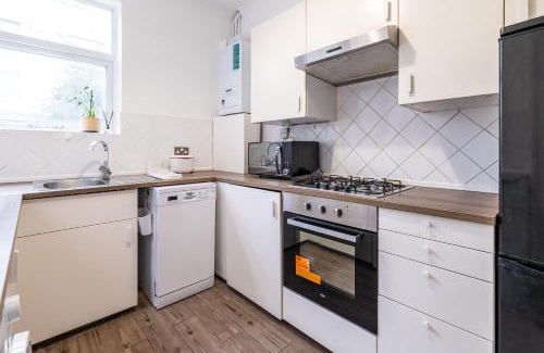 Luton House | Orion Room - Twin Room in Luton