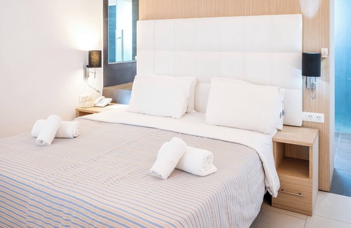 Pyrgos Hotel | Orizontes Hotel Santorini