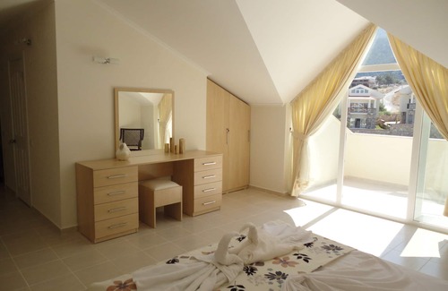 Oludeniz Apartment | Orka Park V4 Stunning panoramic views shared pool 10 min walk to local amenities