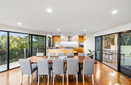 Ocean Grove House | Orton Oceanview Retreat