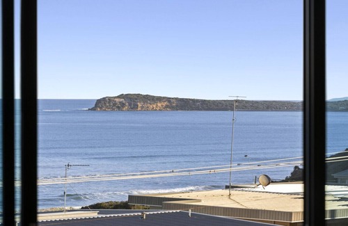 Ocean Grove House | Orton Oceanview Retreat