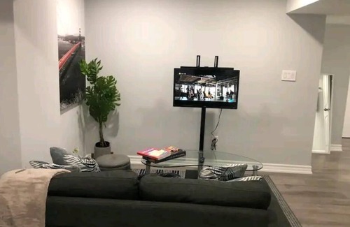 Durham Region Apartment | Oshawa Getaway!