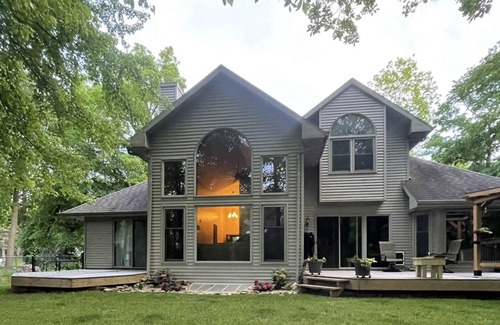 Oshkosh House | Oshkosh EAA Premier Location ~ Beautiful home steps away from all the action!