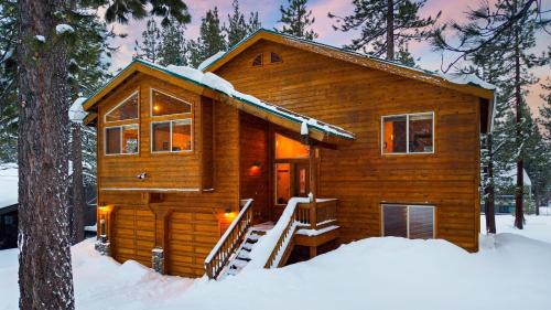Truckee House | Oslo Haus by AvantStay Cabin Retreat Near Northstar Downtown Truckee
