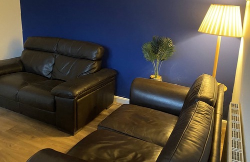 Derby House | Osmaston Park 4 bedrooms house with 7 beds, Free Wi-Fi, parking, washing machine