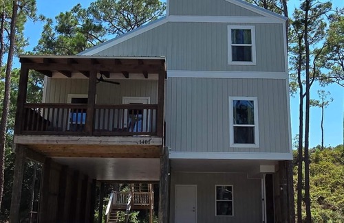 Dauphin Island House | Osprey's Nest - Cozy 3-bedroom house - Dog Friendly - 3 Night Min.