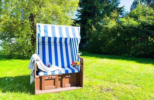 Wieck auf dem Darss House | Ostseeschwimmer - Baltic Sea swimmer (right) Holiday home