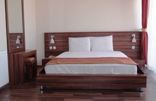 Tire Hotel | Otel Tirem