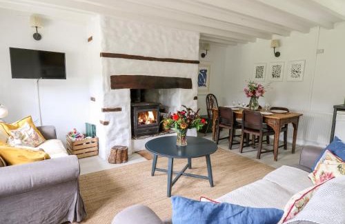 Llandeilo House | Otters Holt