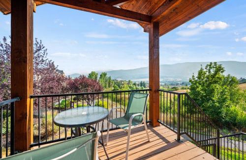 Wolf Creek House | Our Mountain Chalet with Game Room and Hot Tub