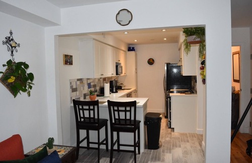 East Danforth Apartment | Our place is 15-minute ride to downtown Toronto