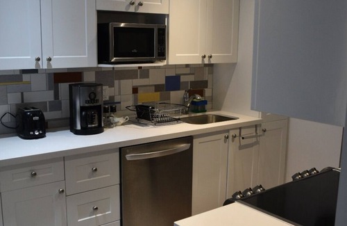 East Danforth Apartment | Our place is 15-minute ride to downtown Toronto