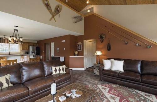 Big Sky Ski Chalet | Ousel Falls Retreat - Big Sky Town Center