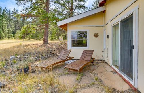 Weed House | Outdoor Adventure Haven - 15 Mi to Mount Shasta!