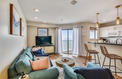 Myrtle Beach Condo | Outdoor/Indoor Pool! Lazy River! Spacious!