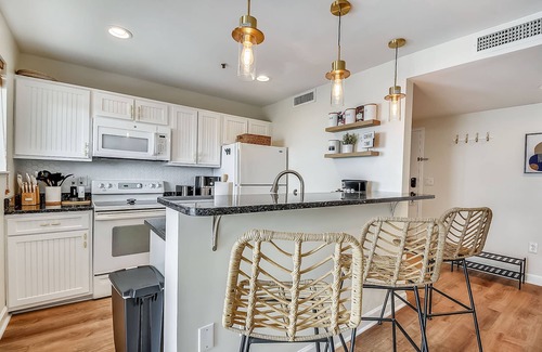 Myrtle Beach Condo | Outdoor/Indoor Pool! Lazy River! Spacious!