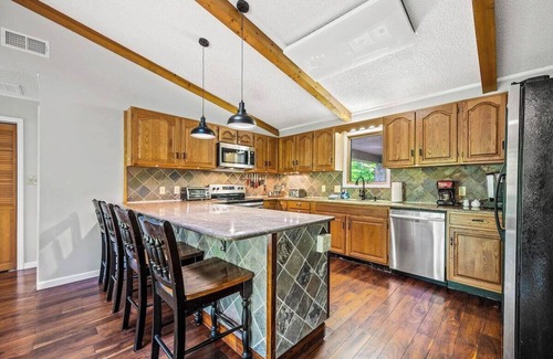Boone House | Outdoor Pool ● Near Boone & Elk ● Fire Pit ● Games ● Kids Bunks