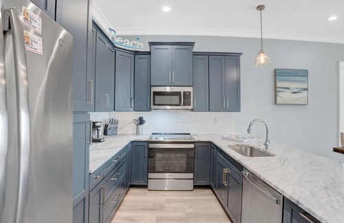 Gulf Shores Cottage | Outdoor Pool | West Beach | Little Lagoon