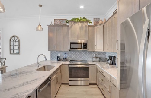 Gulf Shores Cottage | Outdoor Pool | West Beach | Little Lagoon