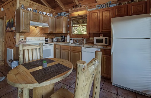 Gatlinburg - Pigeon Forge House | Outrageous Views Enjoy Smoky Mountain Sunrises & Sunsets! A Toast To Happiness!