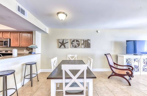 Orange Beach Condo | Outstanding 2 bedroom/2 bath gulf front condo