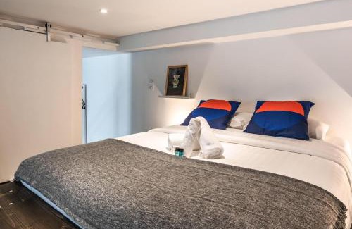 Porte-Saint-Martin Apartment | Outstanding Artist Loft - Between Marais and Canal