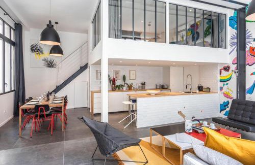 Porte-Saint-Martin Apartment | Outstanding Artist Loft - Between Marais and Canal