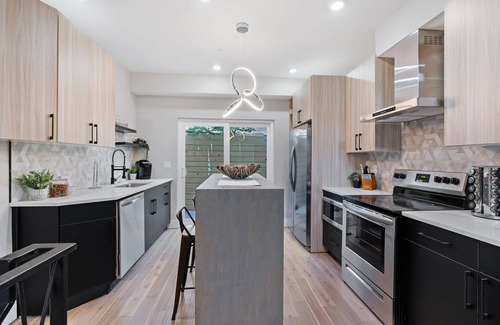 Southwest Center City House | Outstanding High-End 4B/3B - w/RoofDeck