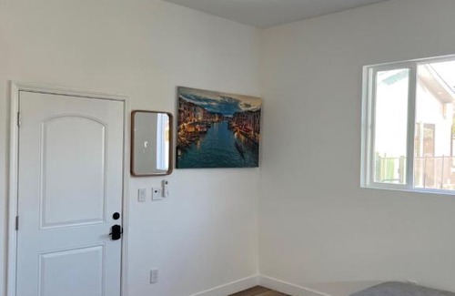 Lake Balboa House | Outstanding new 1 bedroom 1 Bath