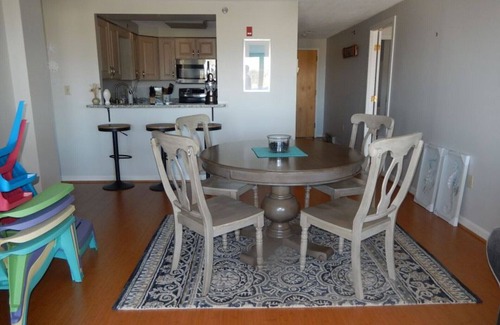 Old Orchard Beach Condo | Outstanding sea views of pine in this 2-bedroom apartment on the beach