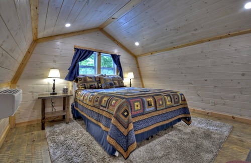 Copperhill Cabin | Over 200 feet of Ocoee River Frontage!