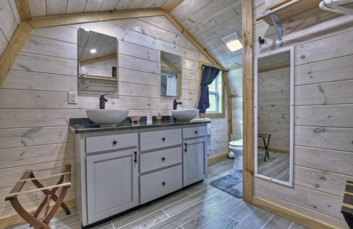 Copperhill Cabin | Over 200 feet of Ocoee River Frontage!