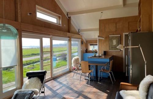 Monnickendam House | Over Lake