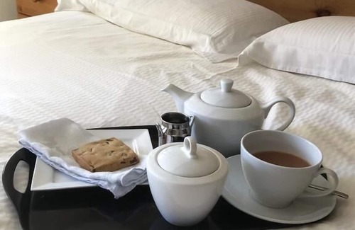 Ripponden Bed & Breakfast | Over The Bridge