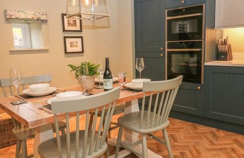 Little Hayfield Cottage | Overlea Cottage